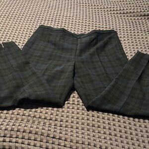 Women Green Plaid Pants
Size 10
Waist 16”, length 36 1/2